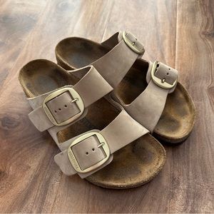 Birkenstock Arizona big buckle nubuck leather sandcastle